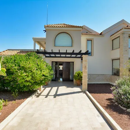 Ekali Mansion וילה *